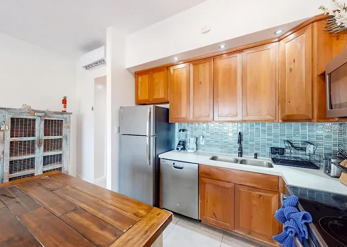 New Oceanfront W Shared Pool Dock Two Kayaks Partial Ac Wifi *
