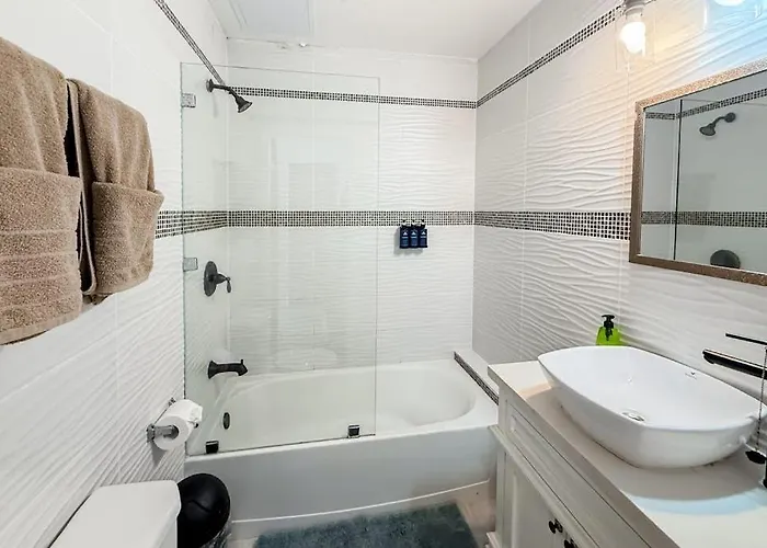 New Oceanfront W Shared Pool Dock Two Kayaks Partial Ac Wifi * San Pedro (Ambergris Caye)